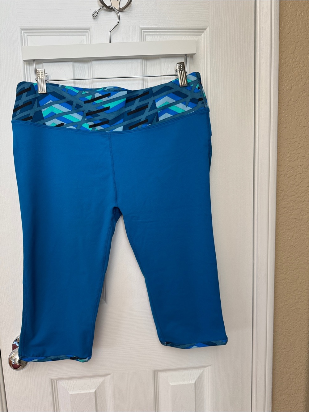 Fabletics Blue Cropped Leggings with Geo Waistband